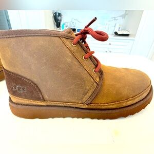 Boys Ugg Neumal Boots Size 6